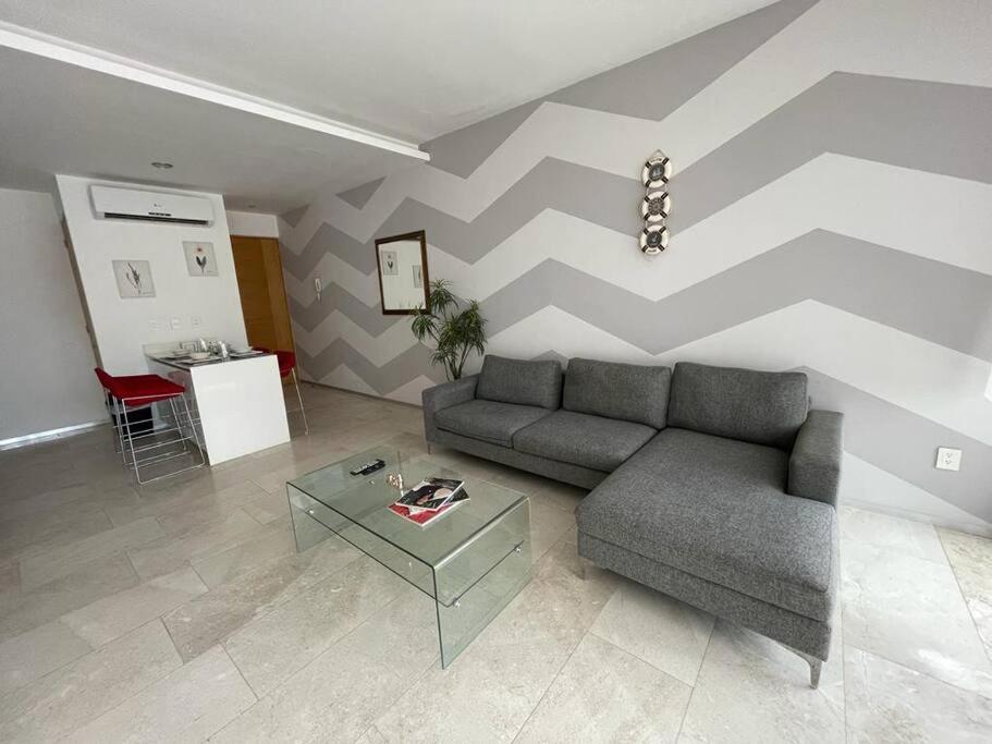 Menesse 32-01 By Utopia