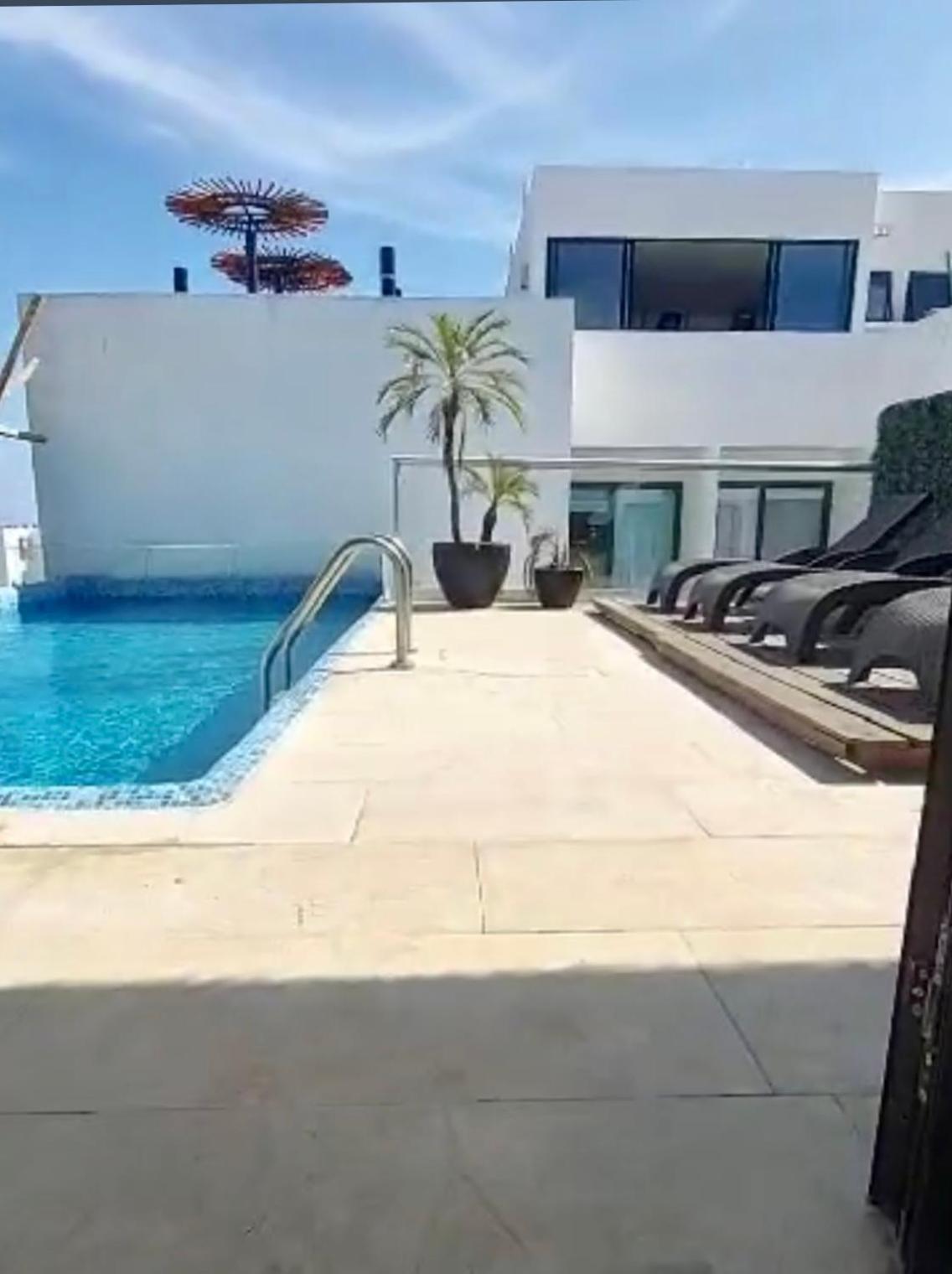 Menesse 32-01 By Utopia Apartamento